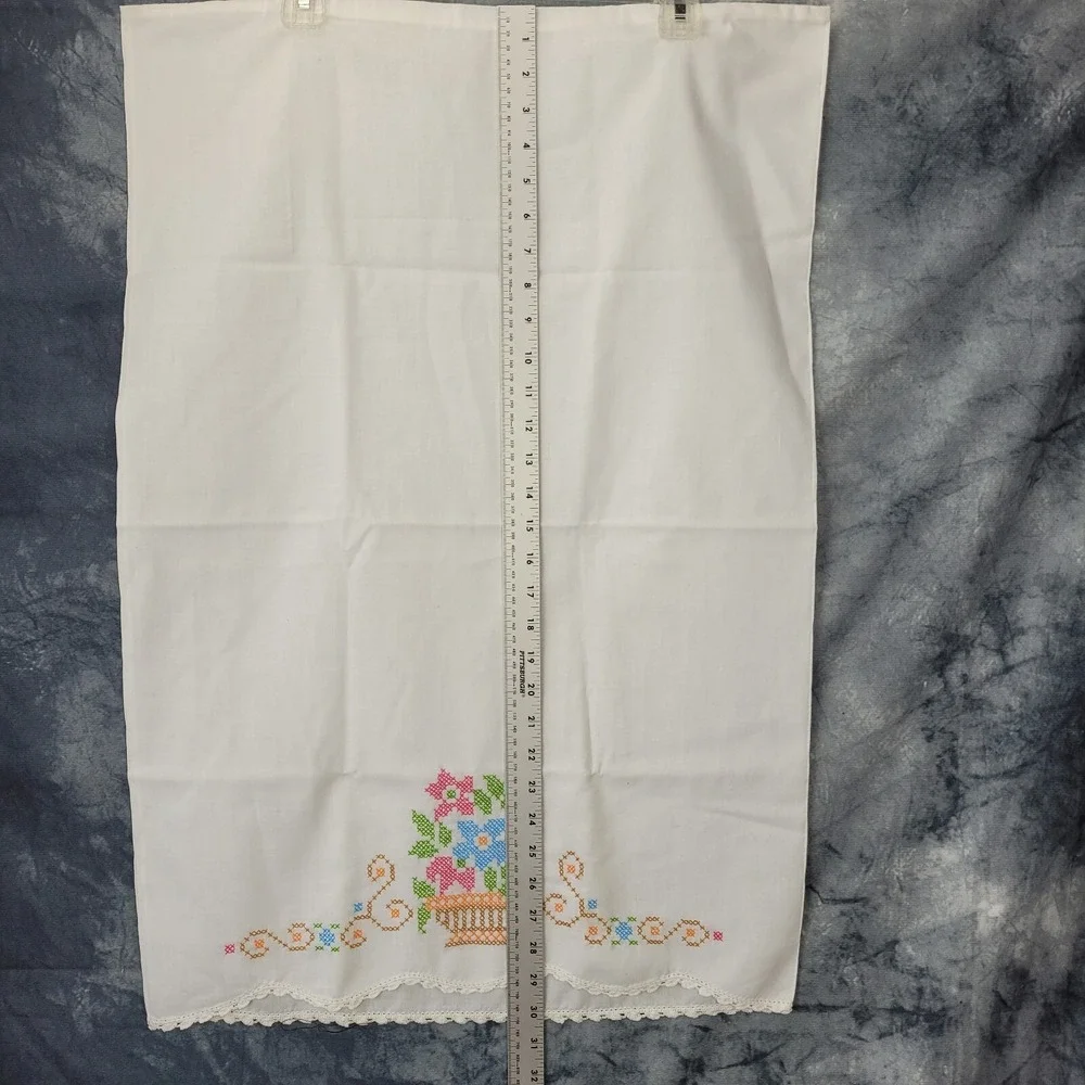 Vintage White‎ Embroidered Pillowcase Floral Scalloped Edging